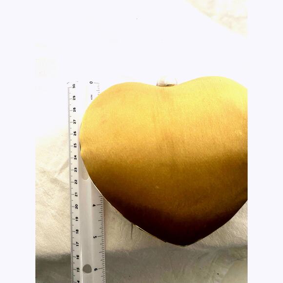 Vintage heart shaped gold satin clutch evening bag with kiss lock Formal handbag - Picture 10 of 11